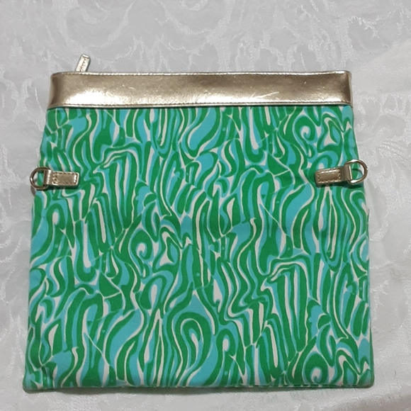 Lilly Pulitzer Finders Keepers "Hot To Trot" Crossbody Fold-Over Clutch Purse. - Picture 4 of 16